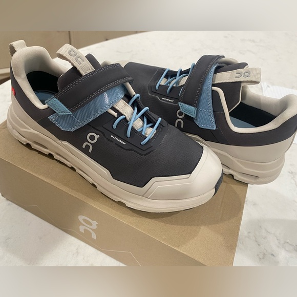 On Running Kids Sneakers - Black and Blue - Picture 1 of 1
